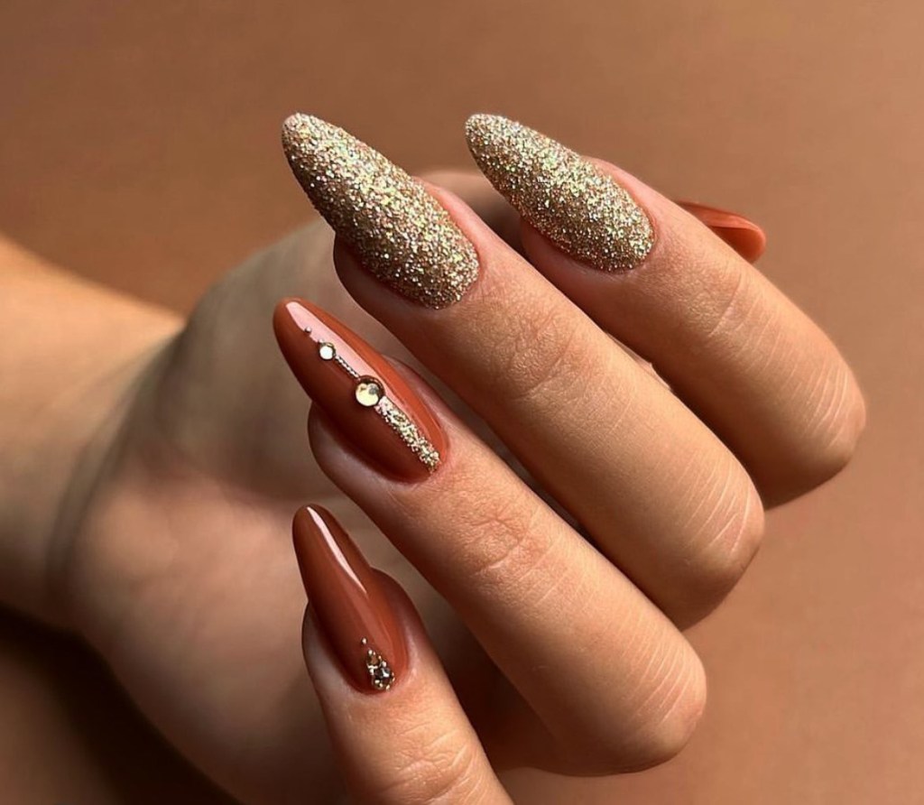 Glitzer Nails in Nagelstudio bremen in der Nähe von Oberneuland, Schwachhausen sowie Neustadt und Hornlehe.