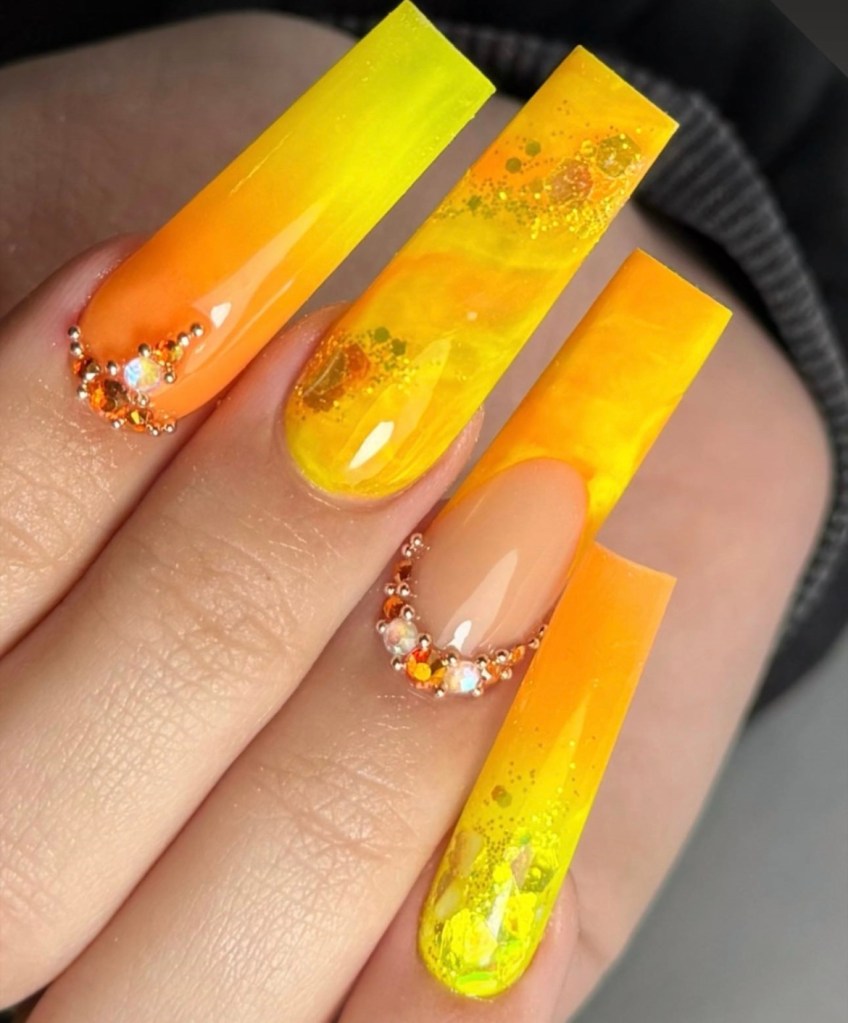 Glitzer Nails in Nagelstudio bremen in der Nähe von Oberneuland, Schwachhausen sowie Neustadt und Hornlehe.